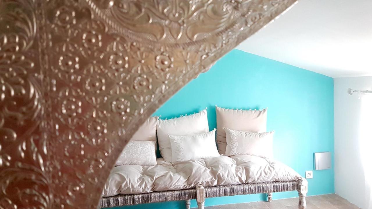 เลอ ต็องป์ ซุสป็องดู โพรว็องซ์ Bed & Breakfast แปร์นส์-เลส์-ฟงแตนส์ ภายนอก รูปภาพ
