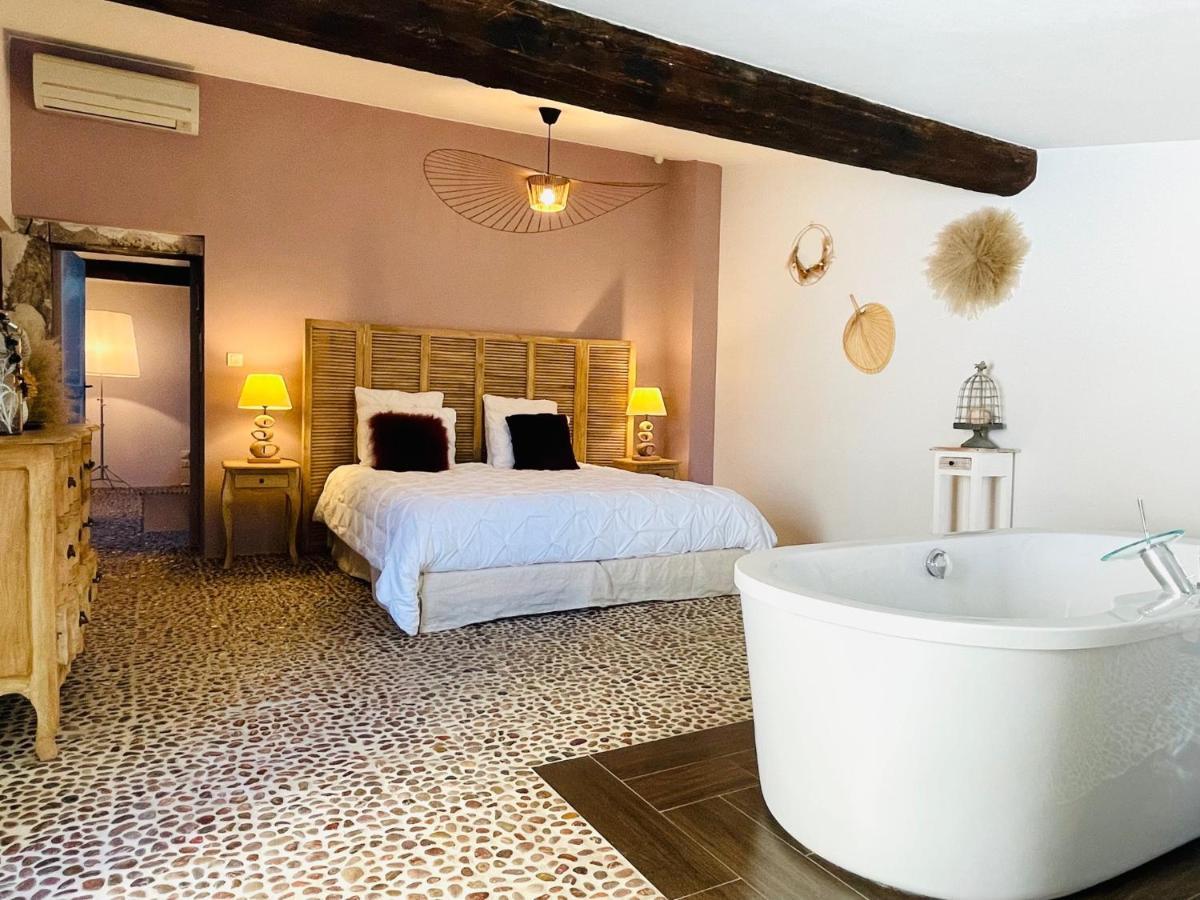 เลอ ต็องป์ ซุสป็องดู โพรว็องซ์ Bed & Breakfast แปร์นส์-เลส์-ฟงแตนส์ ภายนอก รูปภาพ