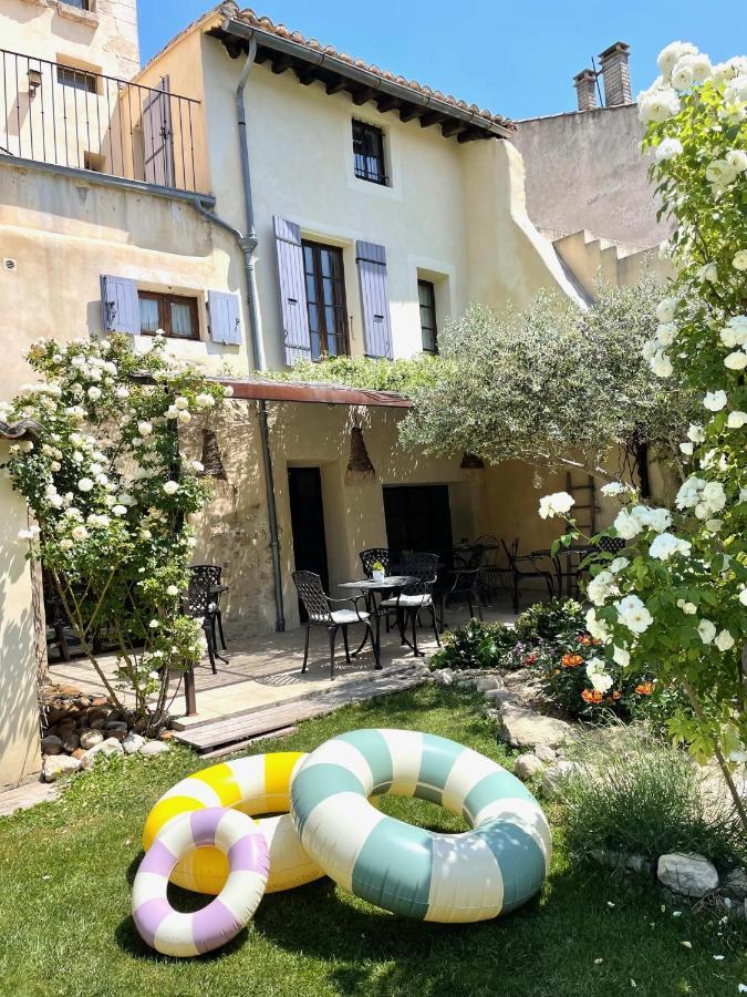 เลอ ต็องป์ ซุสป็องดู โพรว็องซ์ Bed & Breakfast แปร์นส์-เลส์-ฟงแตนส์ ภายนอก รูปภาพ
