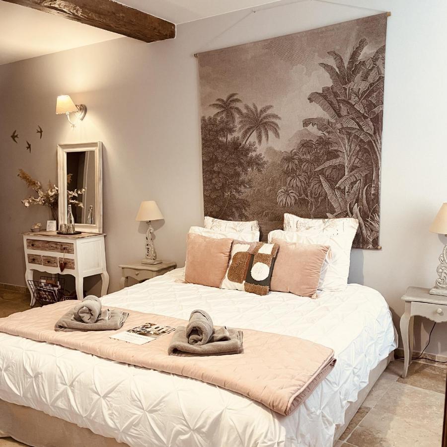 เลอ ต็องป์ ซุสป็องดู โพรว็องซ์ Bed & Breakfast แปร์นส์-เลส์-ฟงแตนส์ ภายนอก รูปภาพ