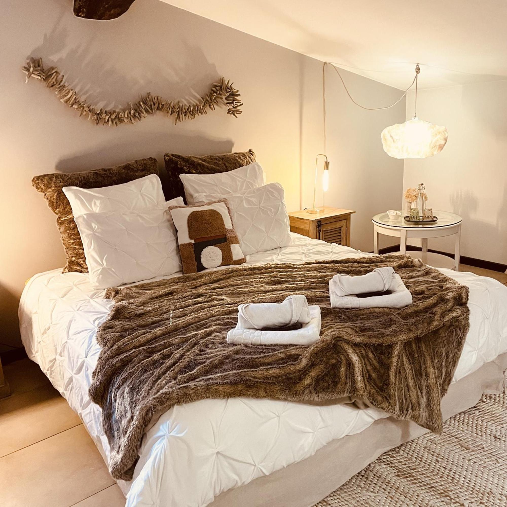 เลอ ต็องป์ ซุสป็องดู โพรว็องซ์ Bed & Breakfast แปร์นส์-เลส์-ฟงแตนส์ ห้อง รูปภาพ