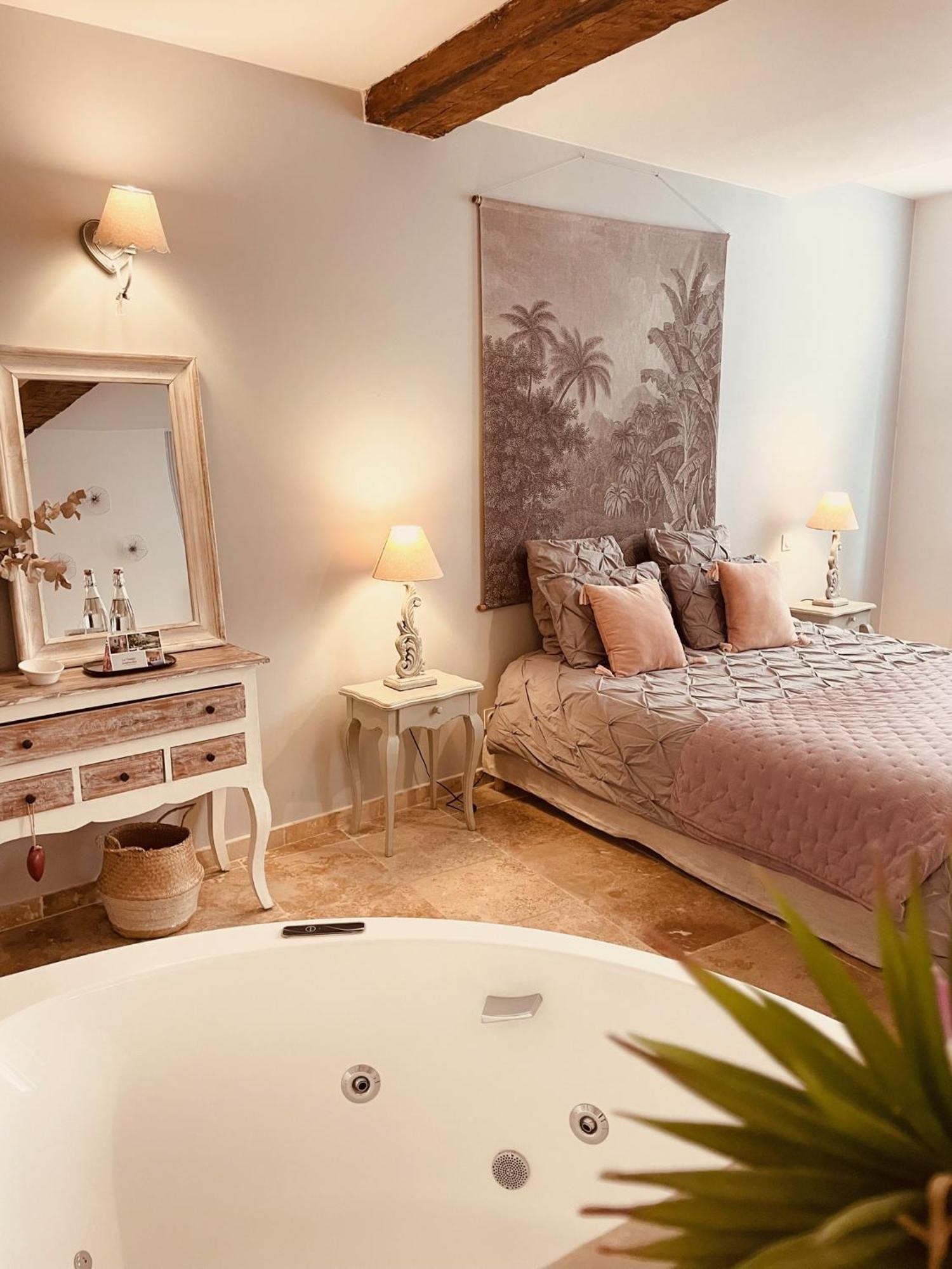 เลอ ต็องป์ ซุสป็องดู โพรว็องซ์ Bed & Breakfast แปร์นส์-เลส์-ฟงแตนส์ ห้อง รูปภาพ