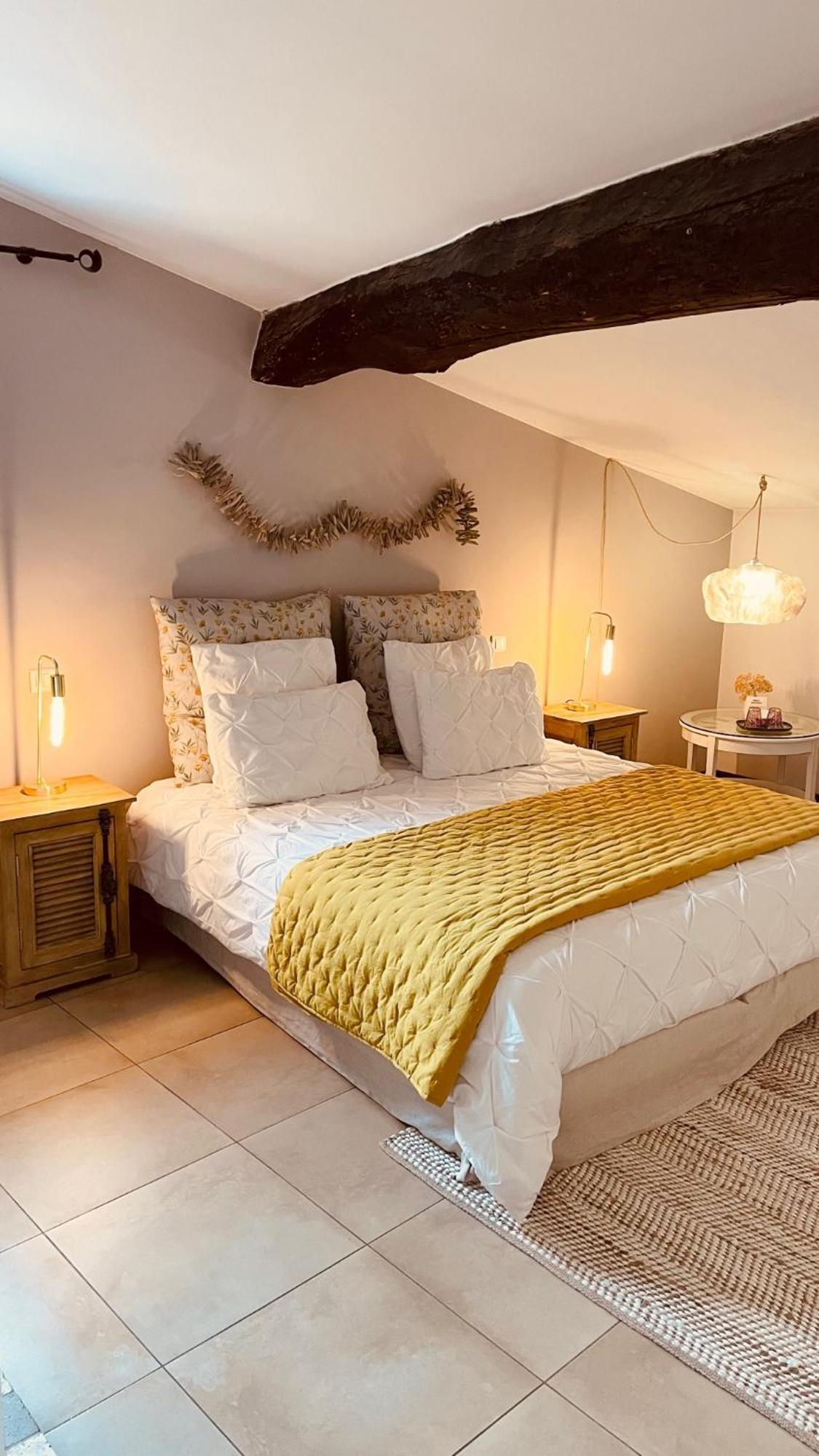 เลอ ต็องป์ ซุสป็องดู โพรว็องซ์ Bed & Breakfast แปร์นส์-เลส์-ฟงแตนส์ ห้อง รูปภาพ